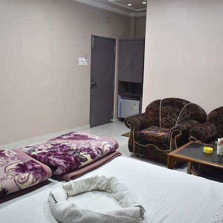 Hotel Suraj Balasore Esterno foto