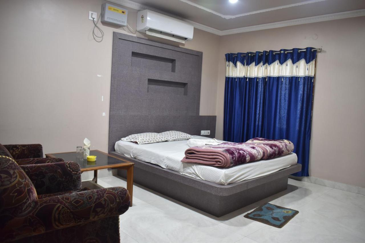 Hotel Suraj Balasore Esterno foto
