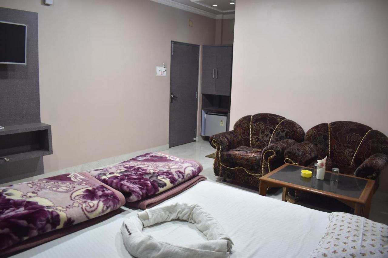Hotel Suraj Balasore Esterno foto