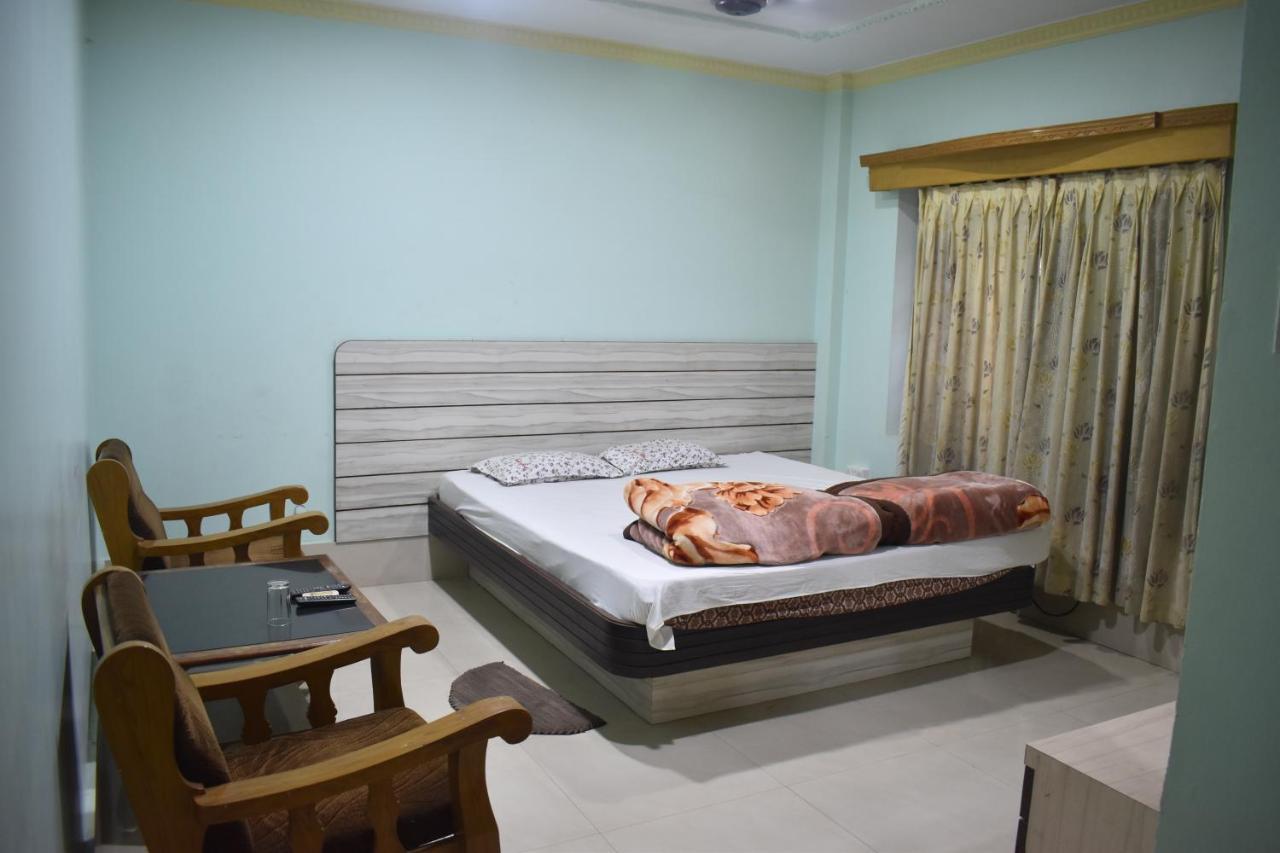 Hotel Suraj Balasore Esterno foto